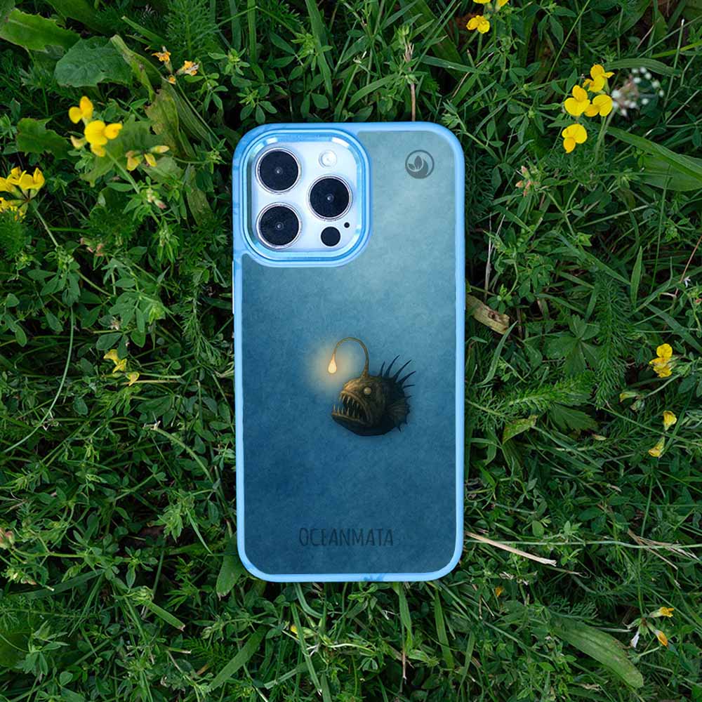 iPhone 16 pro max Hülle - Anglerfisch blau - "Sour" - nachhaltig
